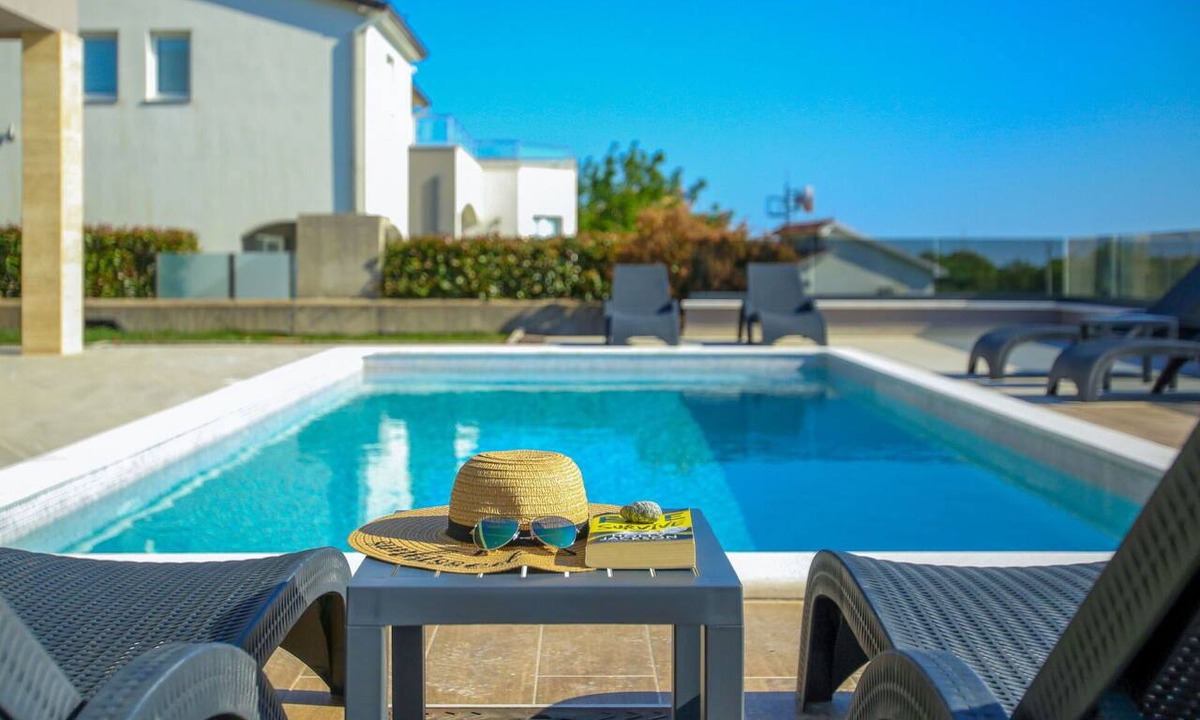 Viskovici Villa | Beautiful private villa for 7 people with WIFI, hot tub, private pool, A/C, TV and terrace