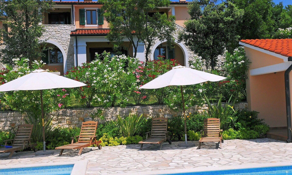 Stanisovi Villa | Beautiful private villa for 10 guests with WIFI, A/C, pool, TV and terrace