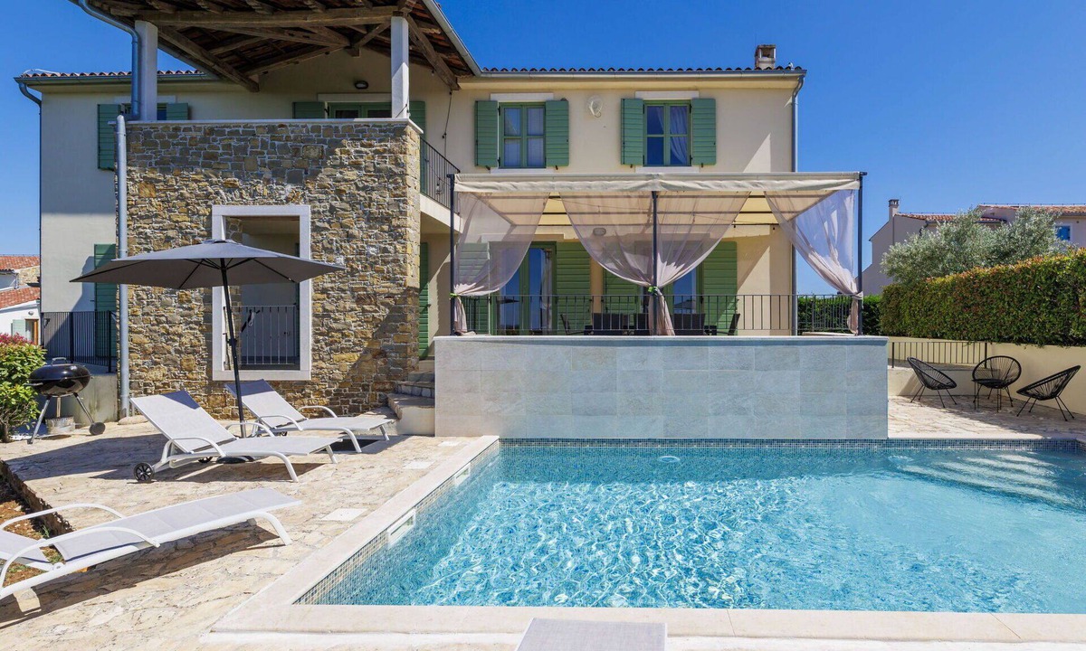 Baredine Villa | Beautiful private villa for 8 guests with A/C, private pool, WIFI, TV, terrace and panoramic view