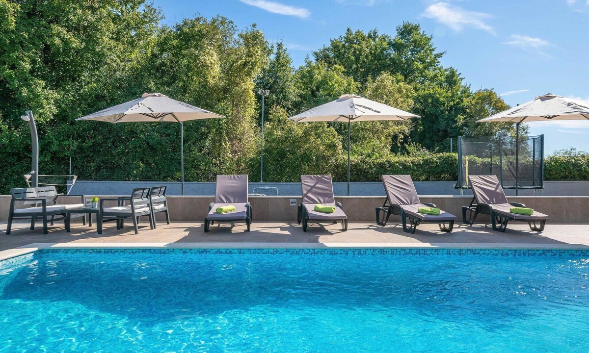 Prodol House | Beautiful private villa for 8 guests with WIFI, private pool, A/C, TV and terrace