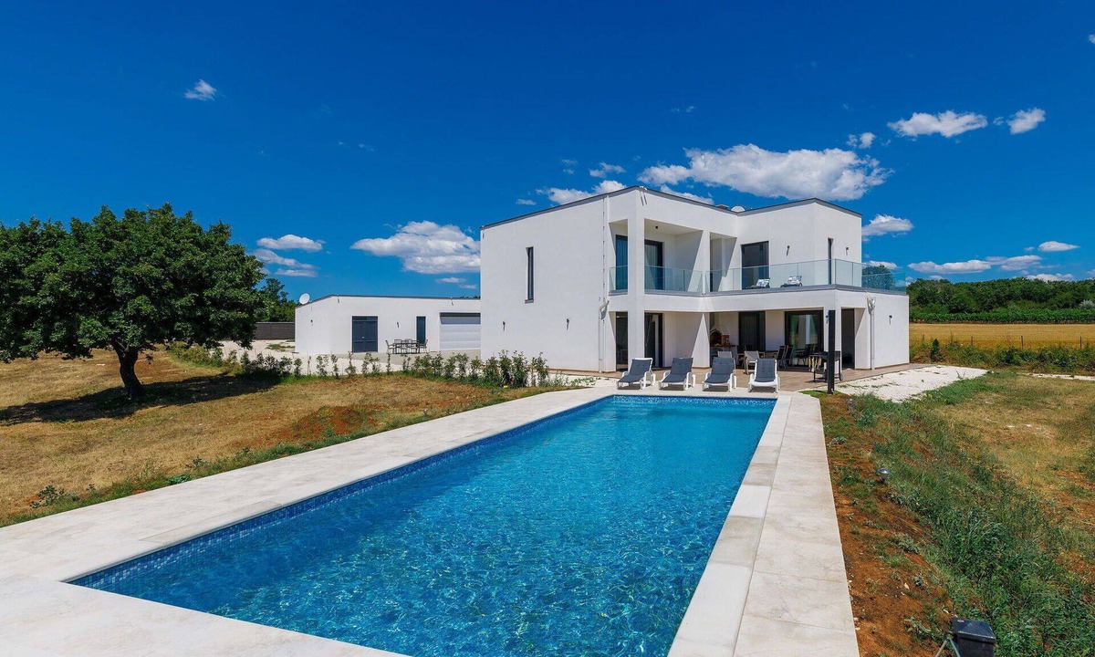 Filipana Villa | Beautiful private villa for 9 people with private pool, WIFI, A/C, TV, terrace and pets allowed