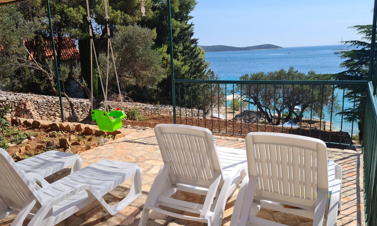 Sevid Villa | Beautiful villa on the beach