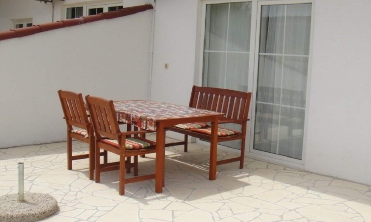 Poljica Apartment | bedroom: double rooms; double bed; laminated wood flooring