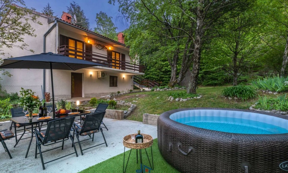 Vela Ucka House | Bergwoning Emerald Droom