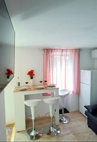 Rijeka Apartment | C&M Studio Apartment