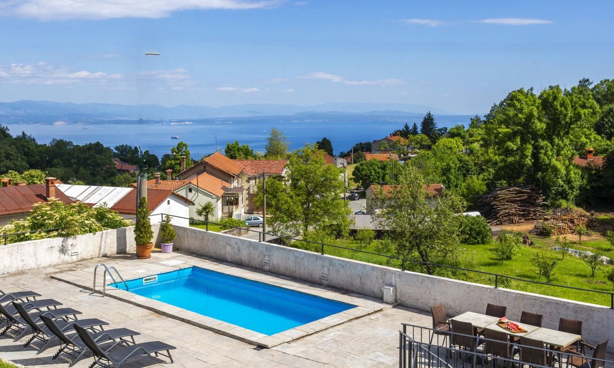 Veprinac Villa | Casa Antica - Storia Verde by Villas Guide
