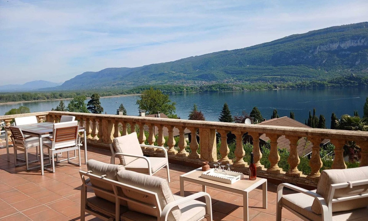 Conjux House | "Casa Frangi" Enchanting view of Lac du Bourget, beach within walking distance
