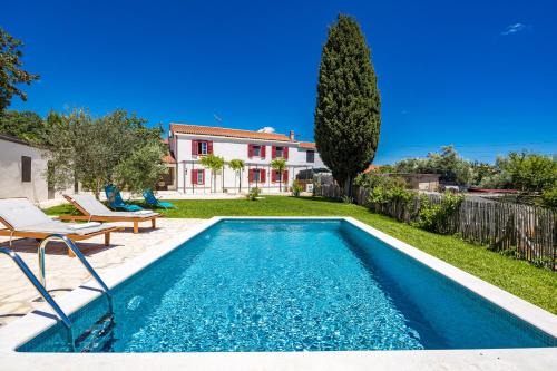 Mali Vareski Villa | Casa Mirna for 7 people near Pula with sea view & only 2 km from the sea