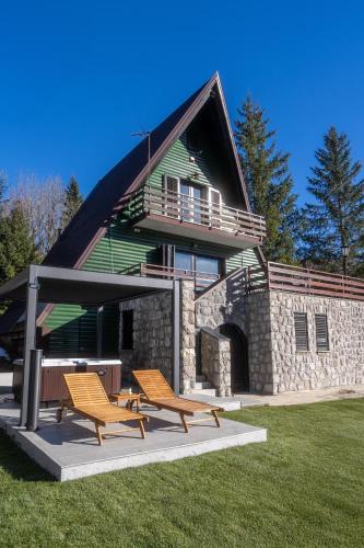 Mrkopalj Ski Chalet | CASA NATURA - charming chalet with hot tub