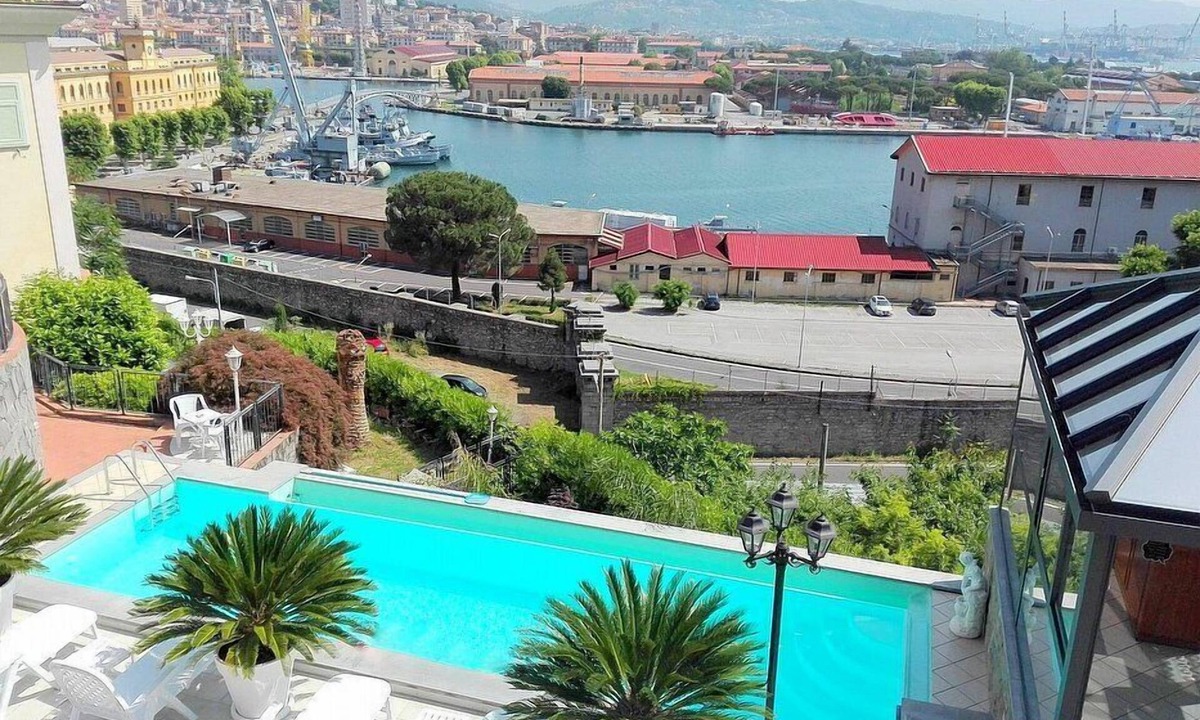 La Spezia House | Casa Nuria C: A modern and graceful studio apartment which faces the sun and the sea, with Free WI-FI.