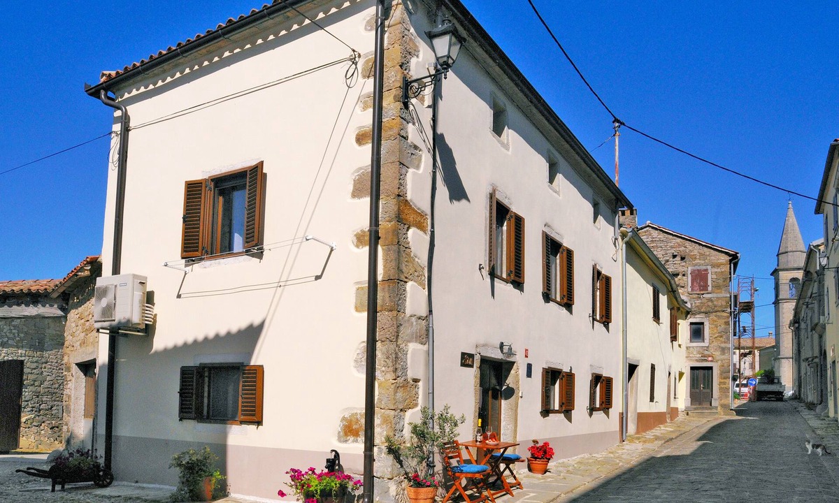 Draguc House | Casa Stella is in a small and quiet village Draguc in the middle of Istria