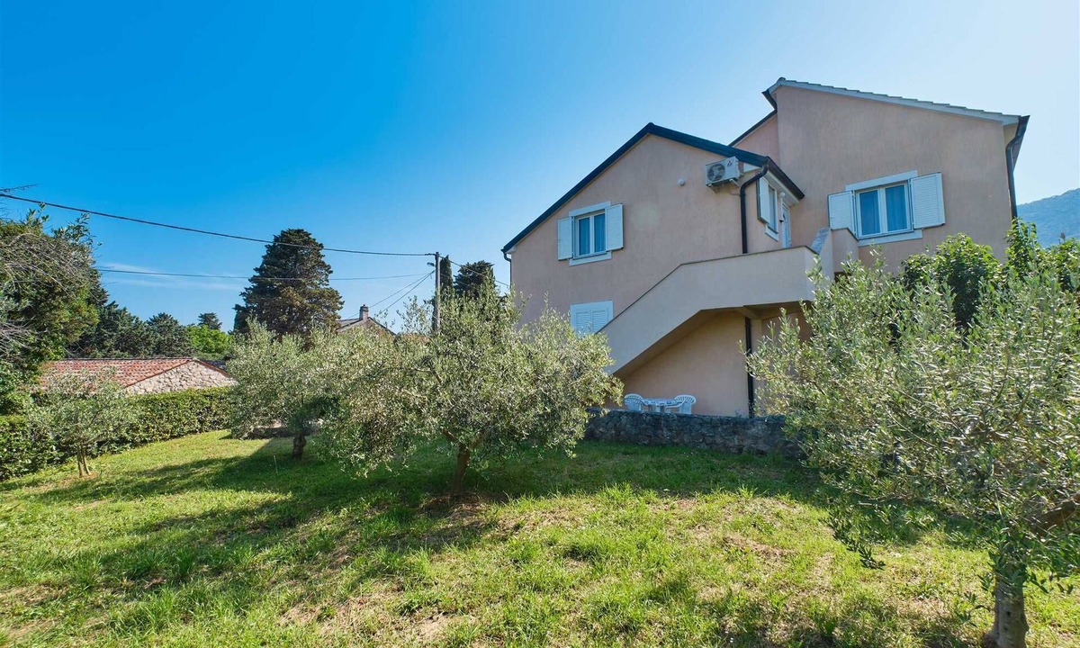 Nerezine Apartment | Charming 2-Bedrooms Apartment in Nerezine
