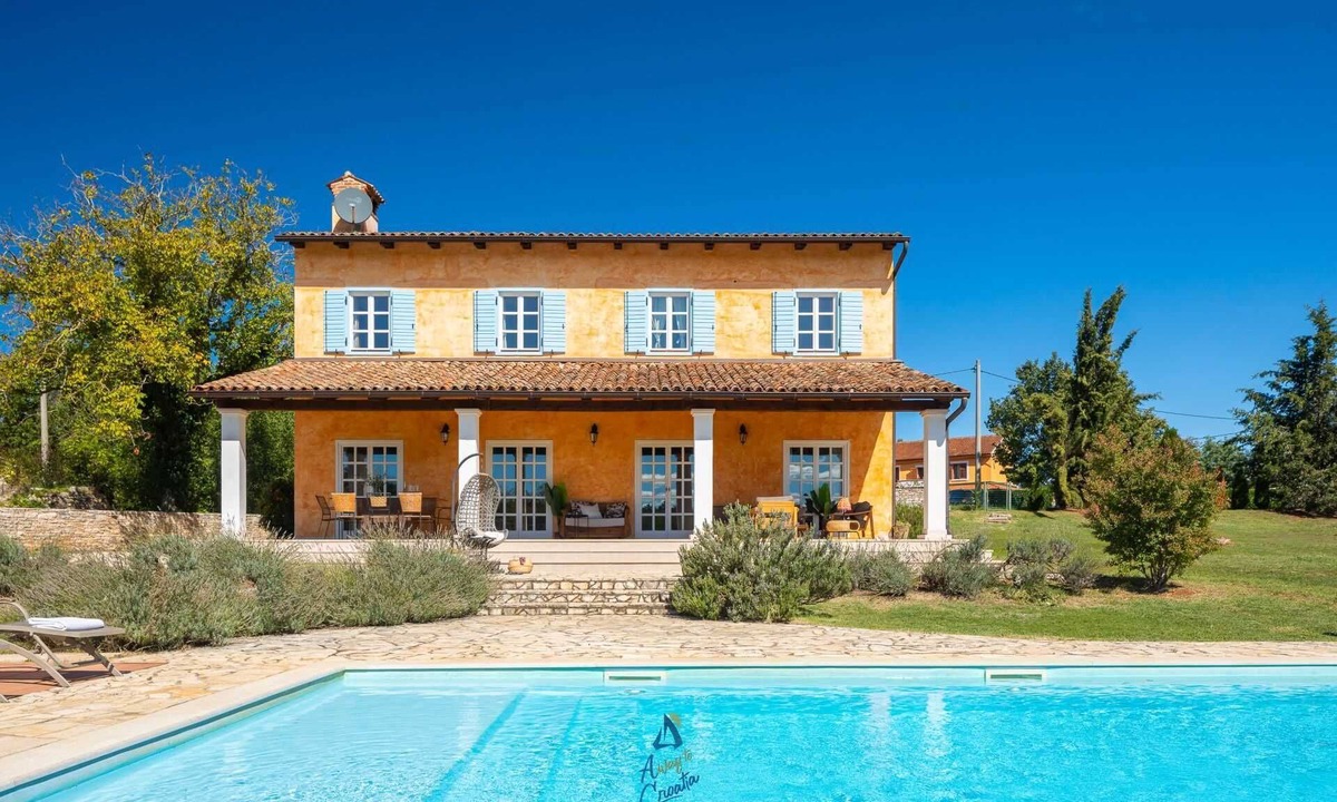 Makovci Villa | Charming 4BR Villa with Pool and Playground