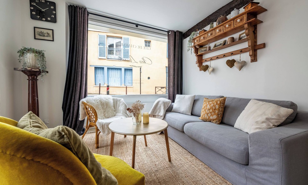 Marly-le-Roi Apartment | Chez Laurette | Historic Gîte 10min Versailles 30min Paris