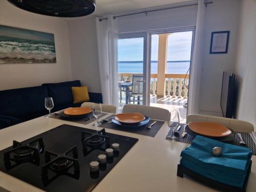 Mandre Apartment | Comfortable family apt Iris 20m from beach in Mandre