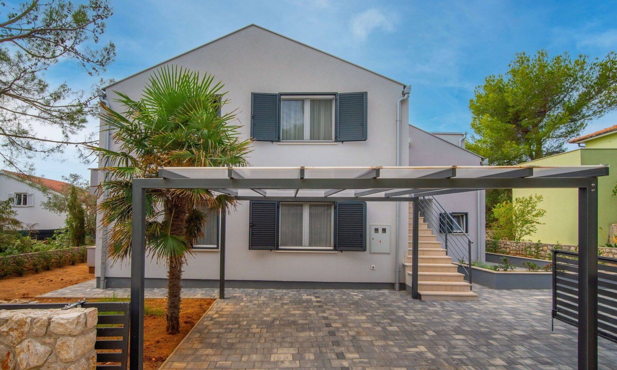 Artatore Apartment | Cosy apartment for 6 people with hot tub, WIFI, A/C, TV and terrace