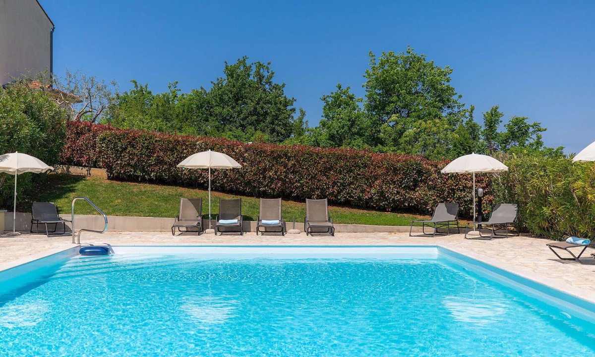 Baredine House | Cosy apartment in villa for 6 guests with WIFI, A/C, pool, TV, terrace and panoramic view