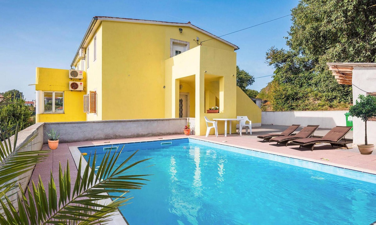 Loborika Apartment | Cozy apartment in Marcana with swimming pool