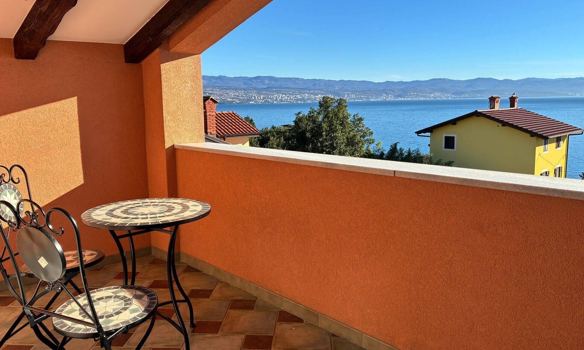Ika Apartment | Cozy apartment in Opric with house sea view
