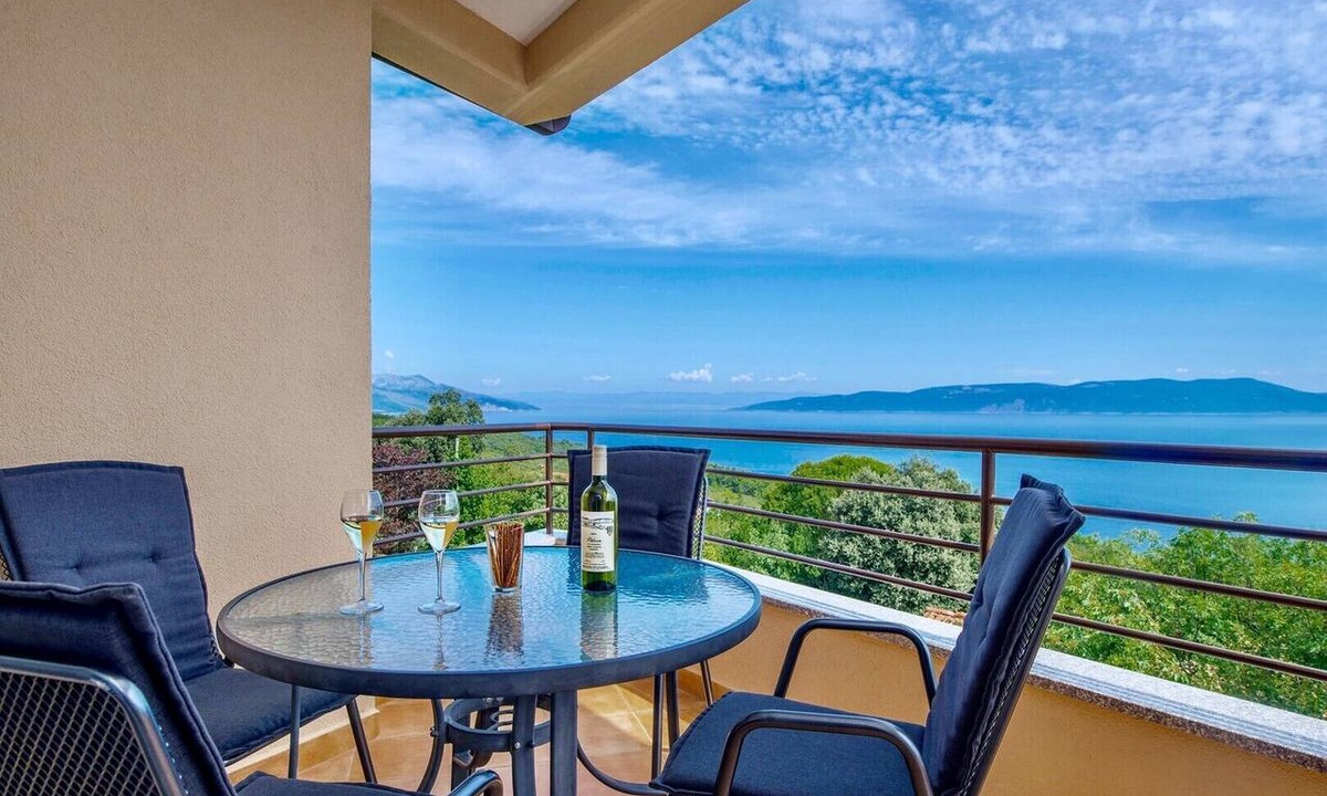 Ravni Apartment | Cozy apartment ROXANNE wth sea view 300m from the beach