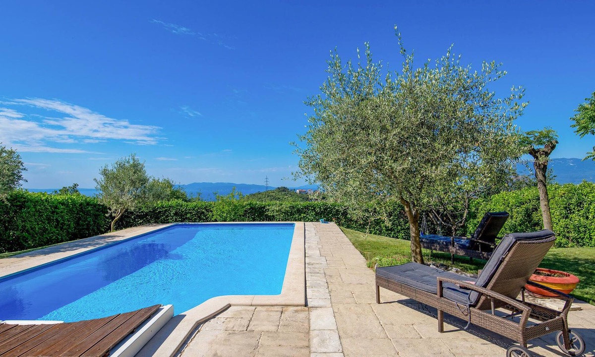 Sarsoni House | Cozy cottage with pool and sea view.