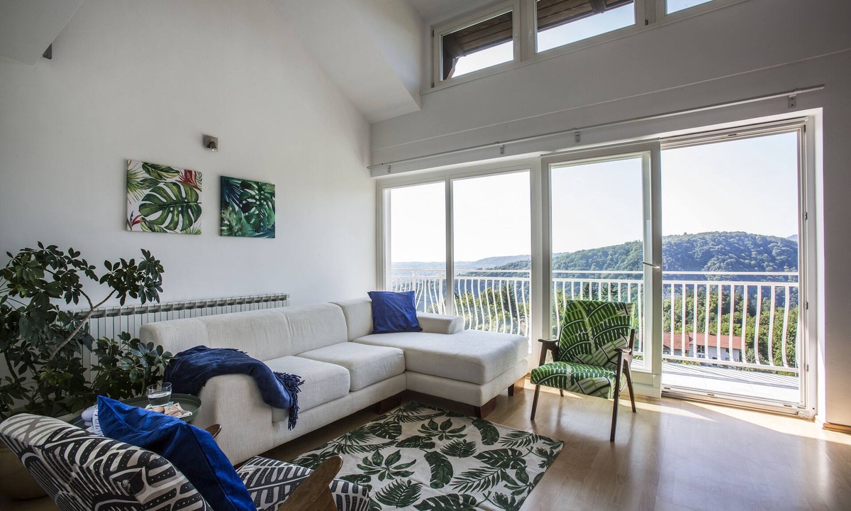 Samobor House | Croatian Castle View House