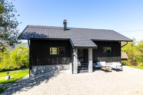 Skrad Ski Chalet | Crossroads Hideaway