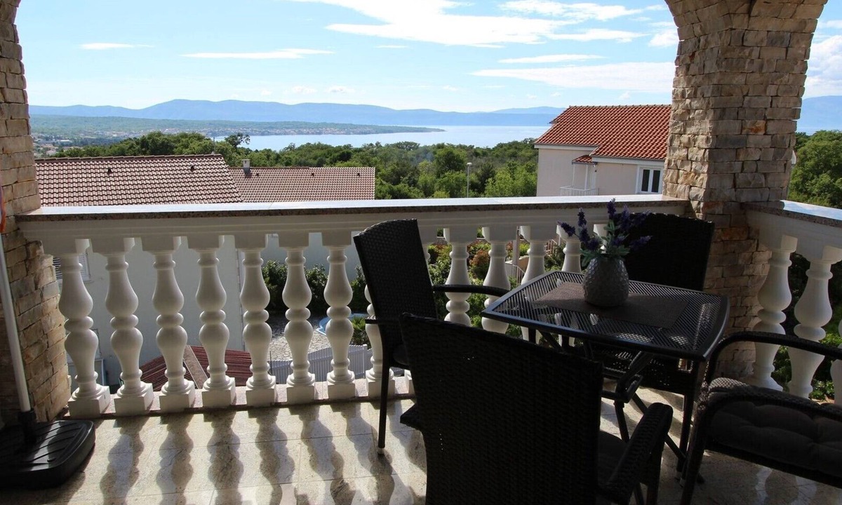 Malinska Apartment | Deluxe apartment Jela 2 for 4 people with sea view