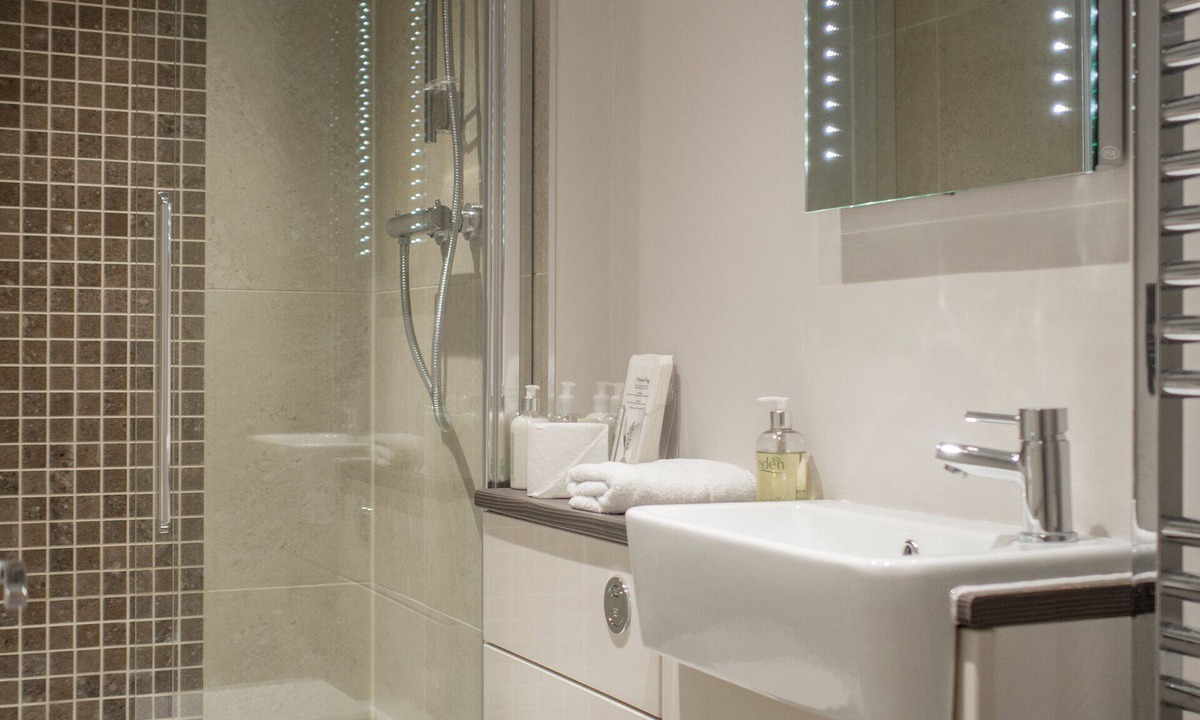 Cambridge City Centre House | Double Room with shared bathroom and Kitchen