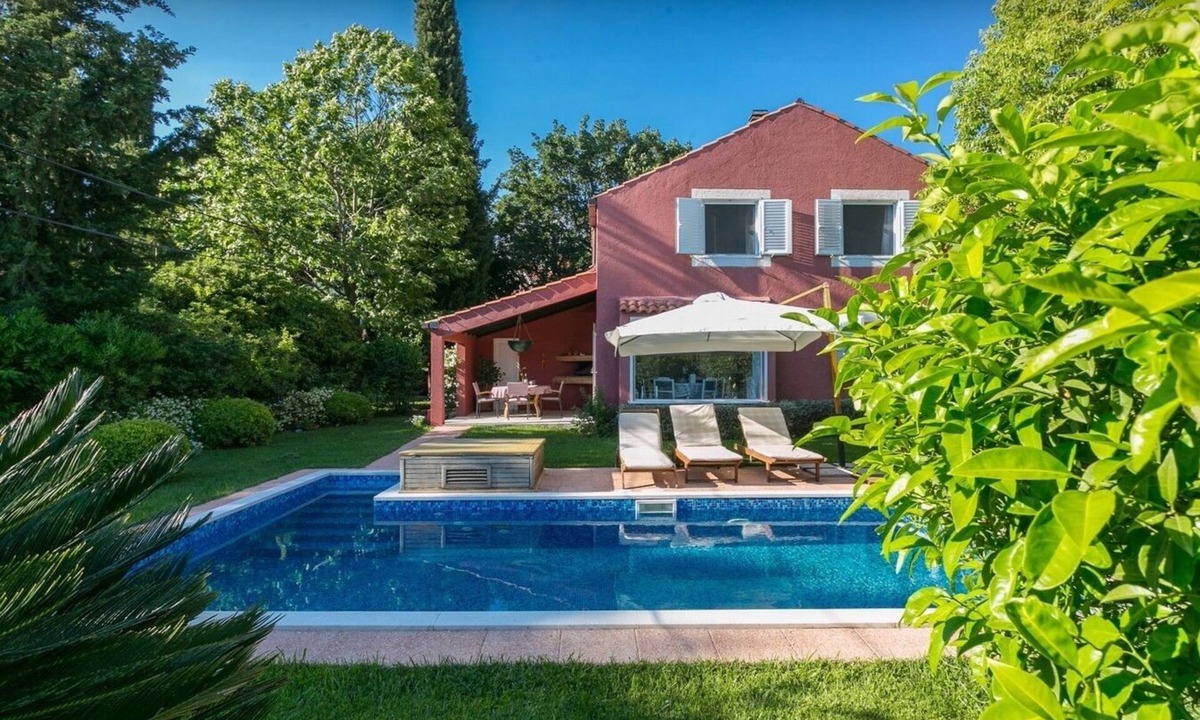 Celopeci Cottage | Dream peaceful 2-bedroom cottage with private pool/parking/AC/Wifi