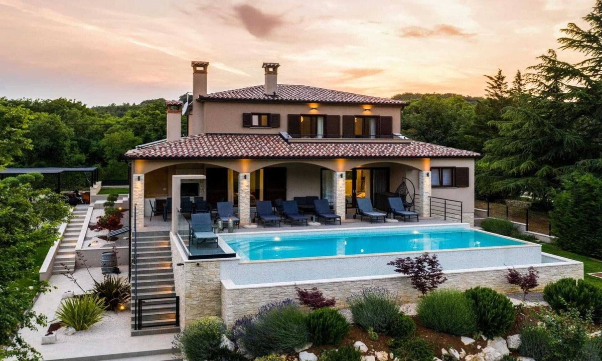 Ripenda Verbanci House | Elegant Villa Near the Beach
