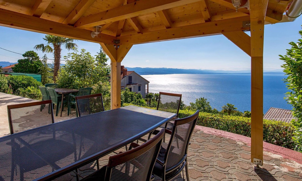 Veprinac House | Enjoy the beautiful panoramic view of the sea and the Kvarner Bay in this vacation house in steep mo