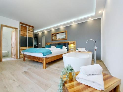 Jezerce Bed & Breakfast | Etno Boutique