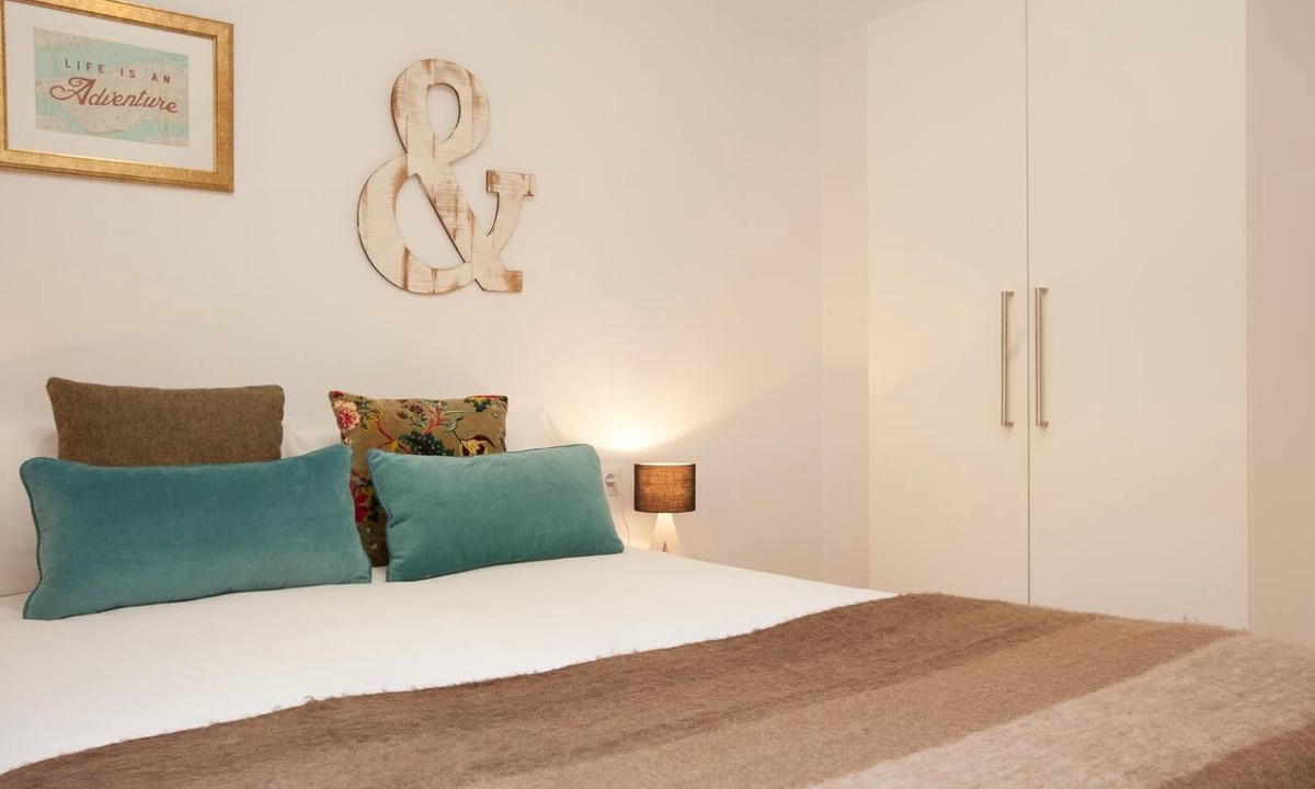 El Port Apartment | Europa Fira Apartment 22