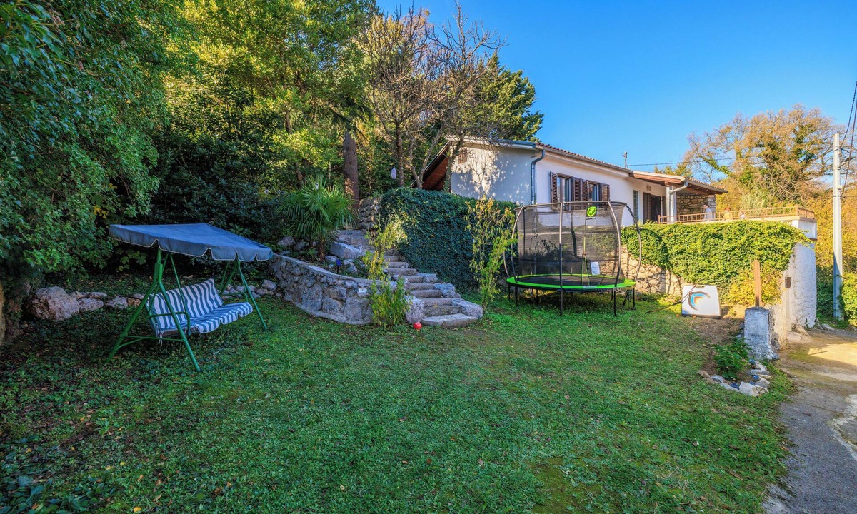 Tribalj House | Family-friendly accommodation with terrace & garden