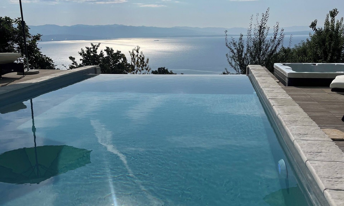 Opatija House | Ferienhaus in Einzigartiger Lage mit Meerblick und Infinitypool