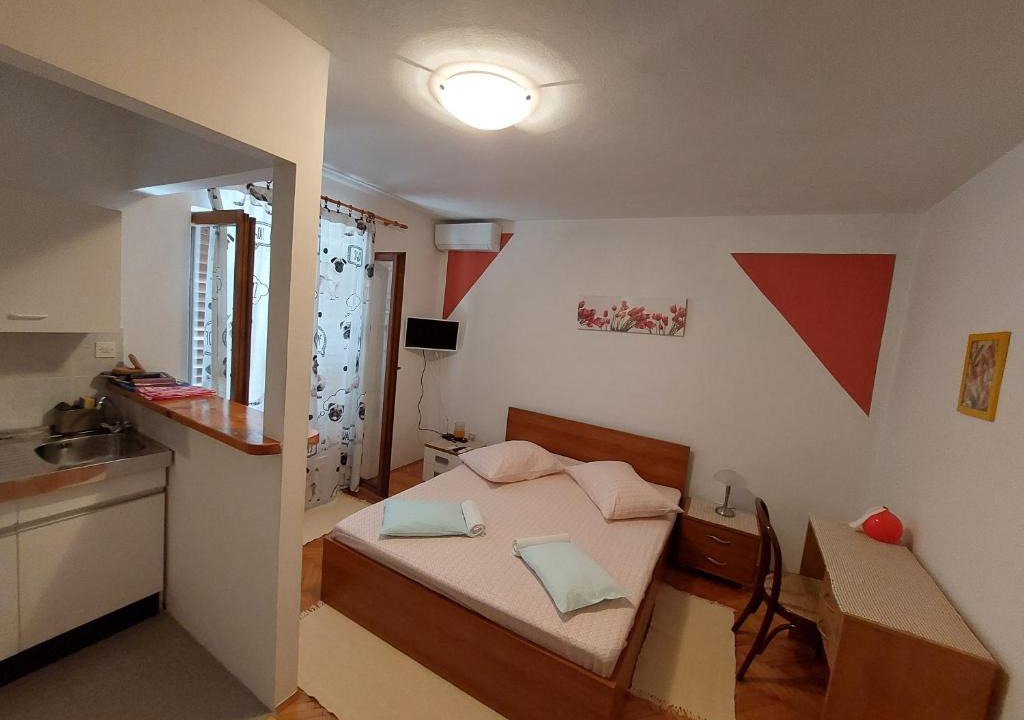 Island Hvar Apartment | Flower App