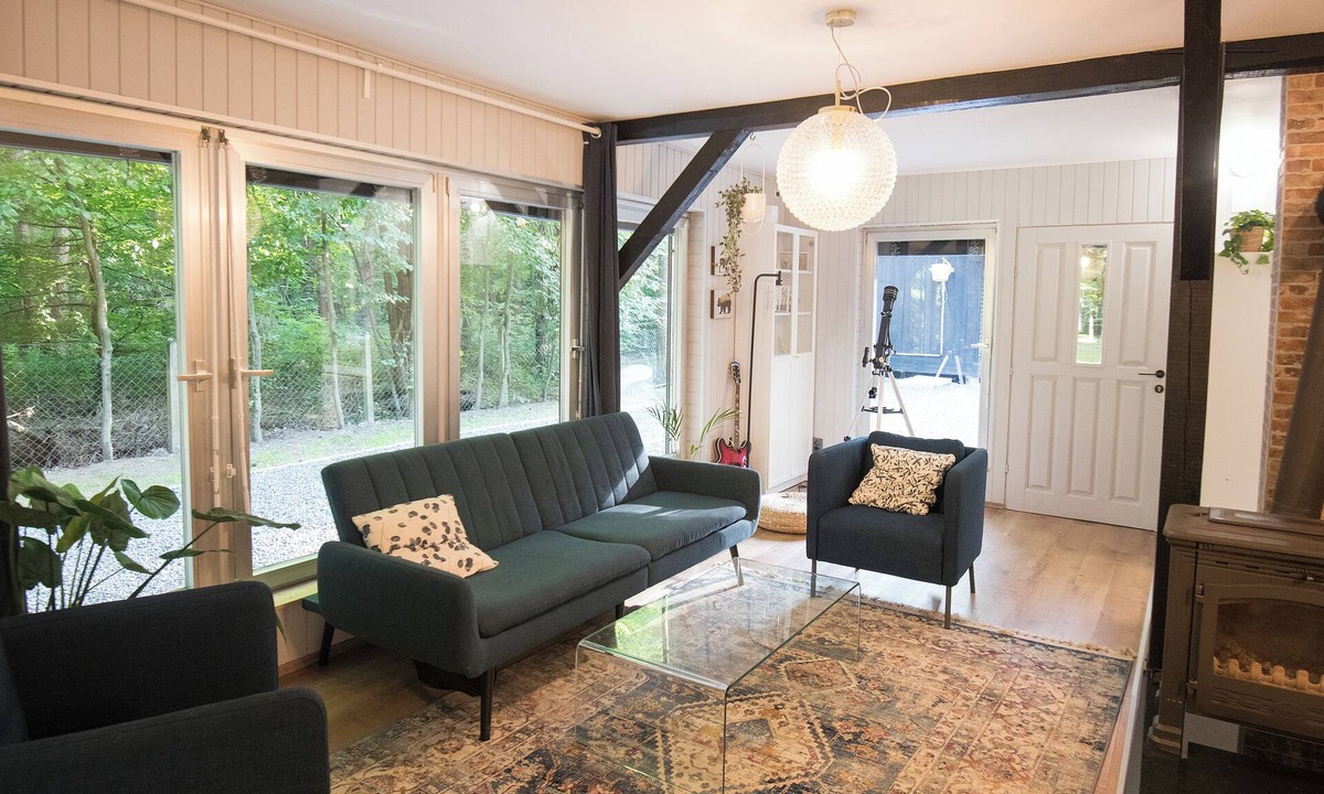 Nedelisce Cabin | Forest Cabin Nest-Family Retreat for 7 with Sauna & Hot tub