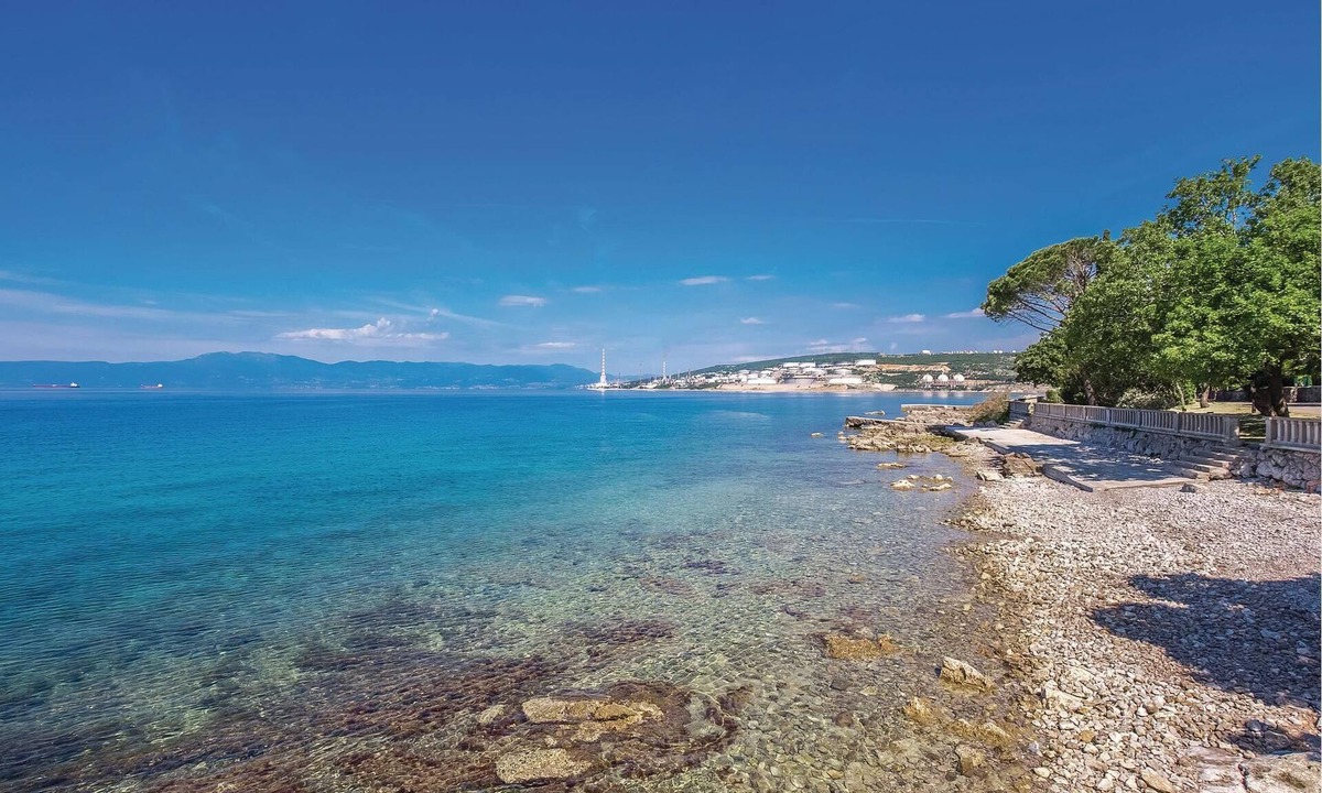 Kraljevica Apartment | Functionally furnished vacation apartments CKA080 and CKA081enjoy a quiet location near the Krk Brid