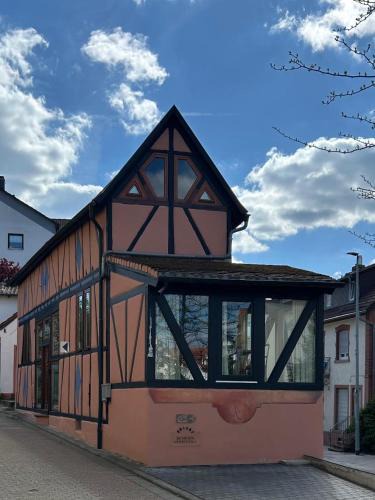 Bad Soden am Taunus House | Gemütliches Scheunenfachwerkhaus nahe Frankfurt mit Glasfaser und Klima
