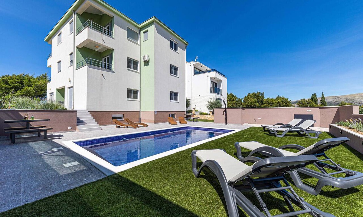 Trogir Apartment | Gorgeous apartment in Saldun with WiFi