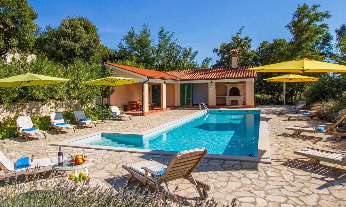 Stanisovi House | Gorgeous home in Koromacno with WiFi