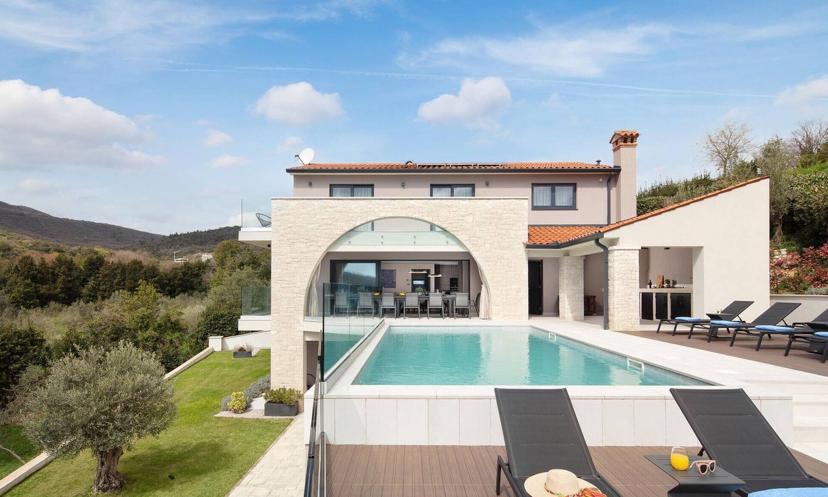 Sveta Marina House | Gorgeous home in Sveta Marina with sauna