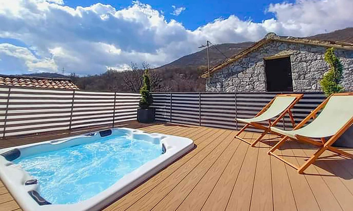 Veprinac House | Gorgeous home in Veprinac