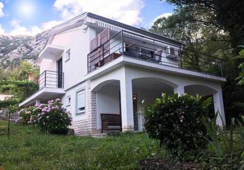 Tribalj House | Green Escape