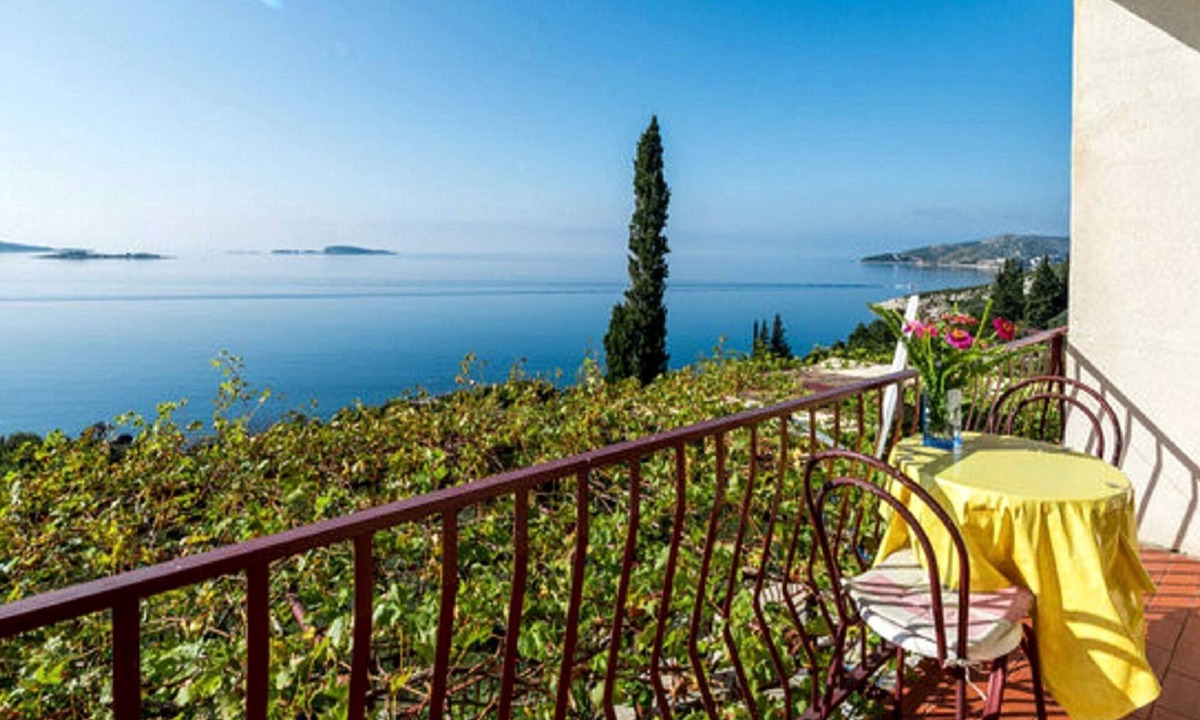 Zupa dubrovacka Apartment | Guest House Fontana - One Bedroom Apartment with Balcony and Sea View