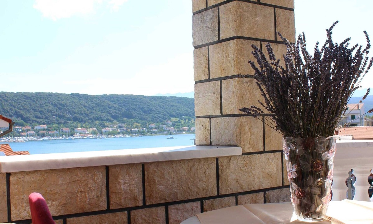 Supetarska Draga House | Guest House Villa Anggela