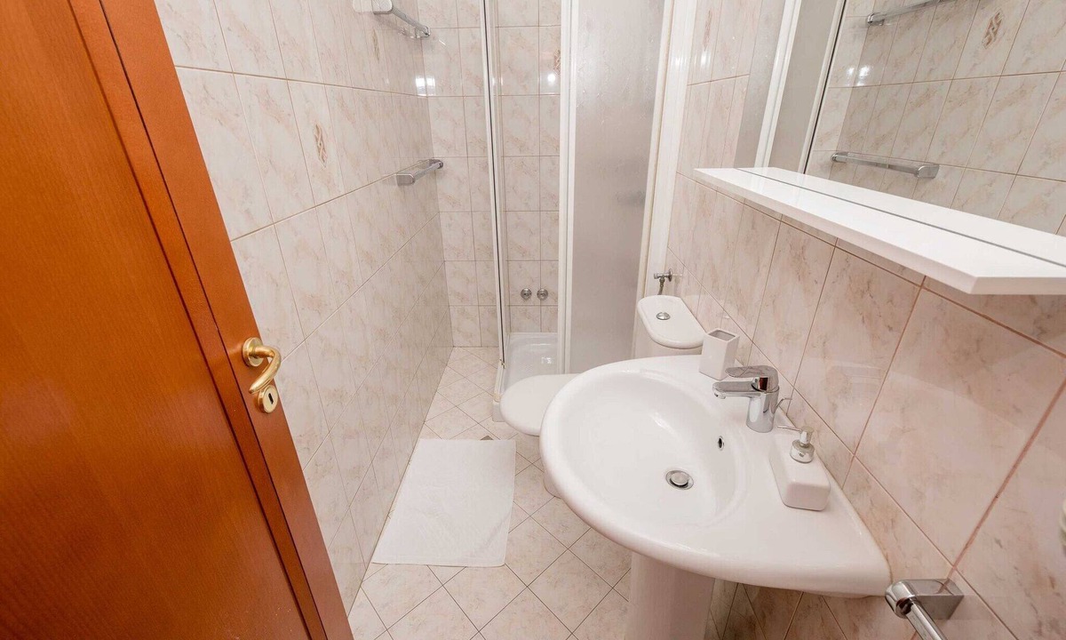 Rab Town Apartment | Guest House Villa Anggela - Comfort Triple room with Balcony and Sea View