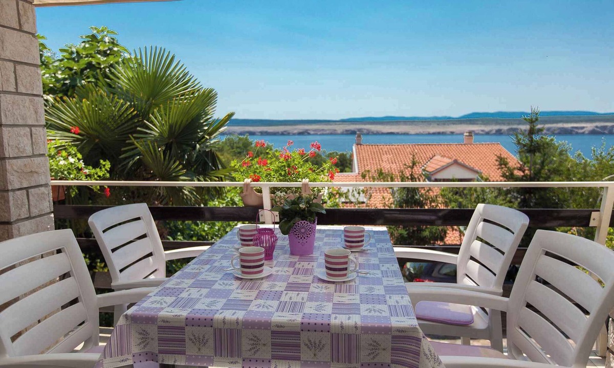 Jadranovo Apartment | Holiday apartment 250 m from the beach