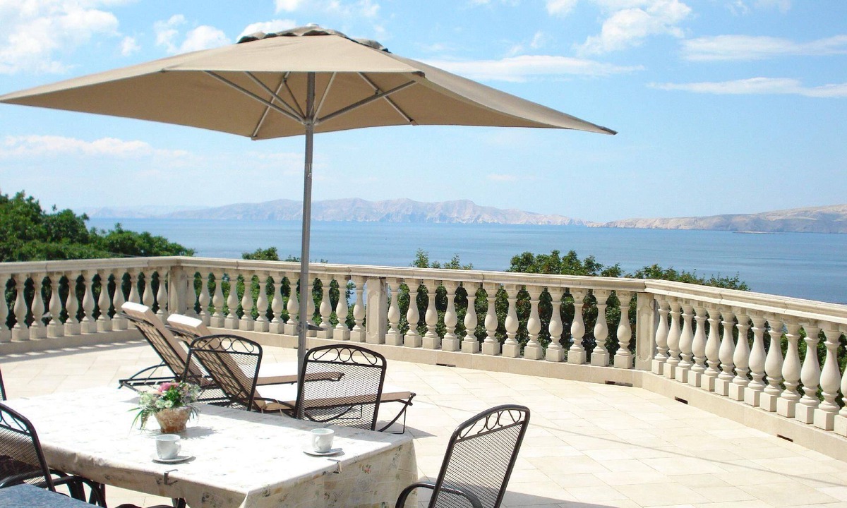 Vratarusa Apartment | Holiday apartment for two adults and two children